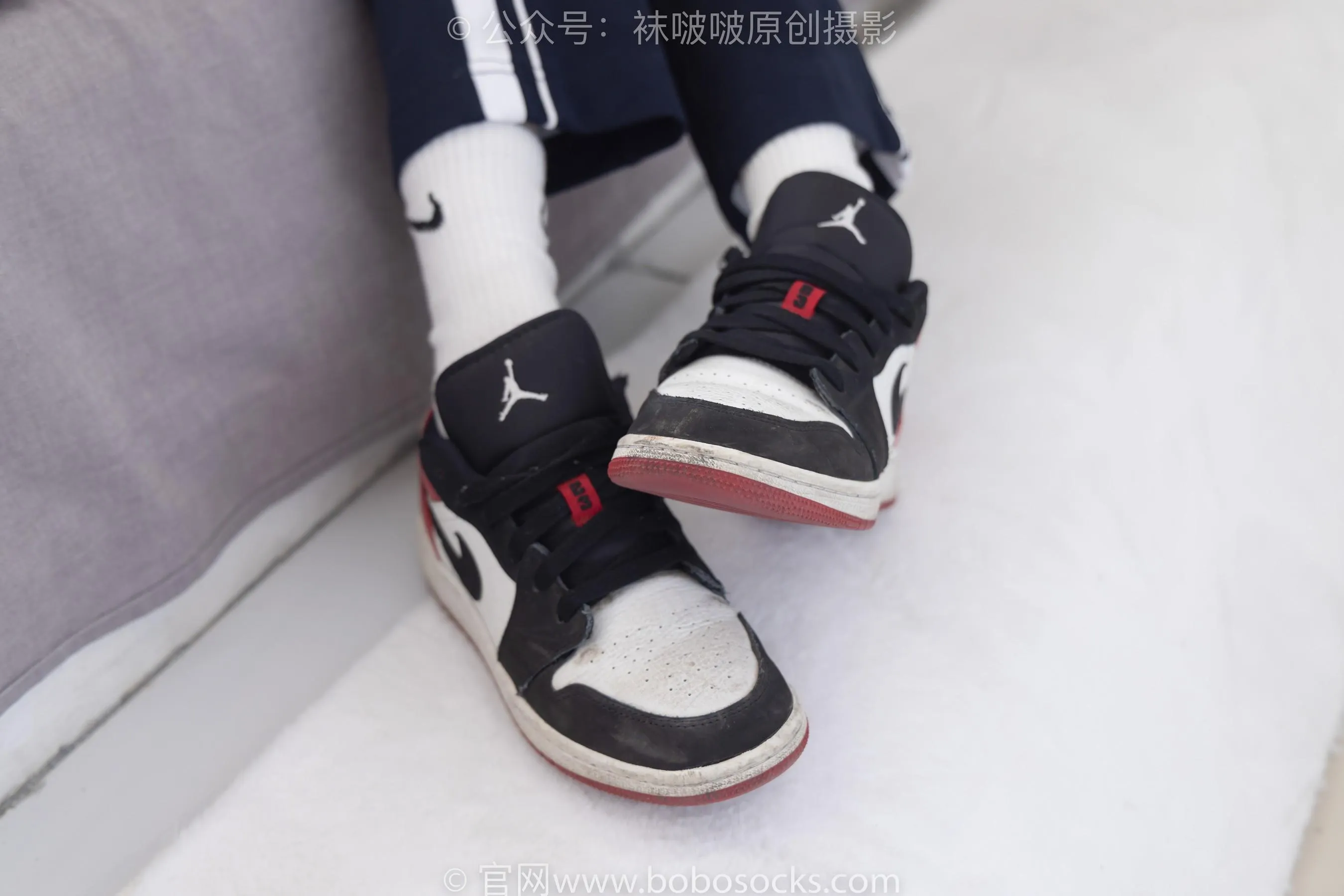 [BoBoSocks袜啵啵]NO.207 稚予-aj板鞋、白棉袜、油亮白丝、校服裤里丝 [87P]插图6